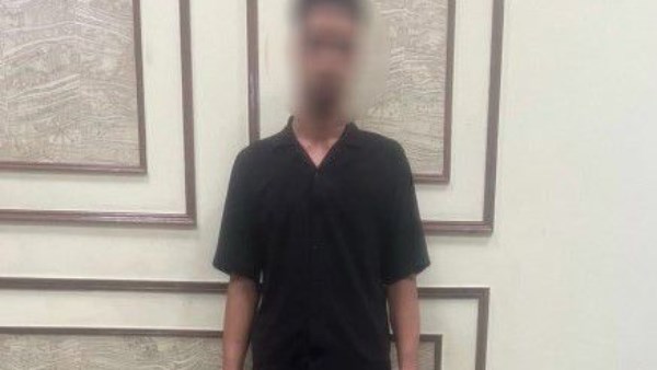 القبض على مشرف صفحة تروّج لبيع أدوات للأعمال المنافية للآداب