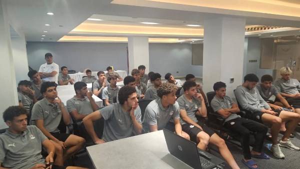 محاضرة حول الإنعاش القلبي للاعبي المنتخب الوطني تحت 17 عامًا استعدادًا لكأس العالم