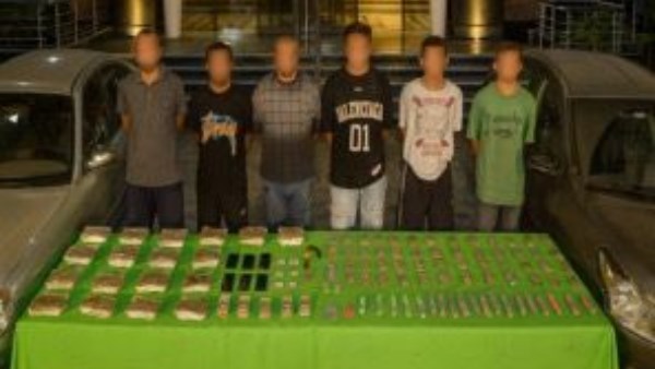 مقتل شخصين من العناصر الإجرامية خلال تبادل إطلاق نار مع الشرطة في قنا