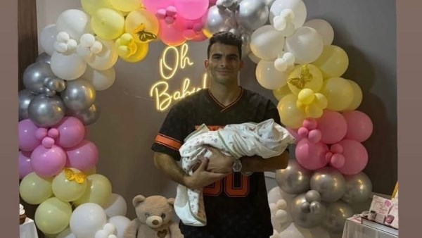 زيزو يحتفل بقدوم مولوده الجديد ويشاركنا اسمه المميز