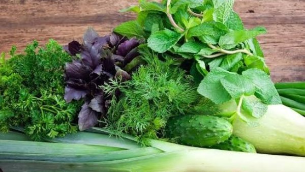 استقرار نسبي لأسعار الخضروات والفاكهة في سوق العبور اليوم