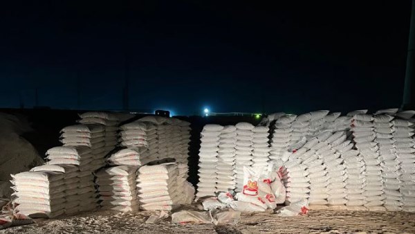 ضبط 180 ألف طن من الأسمدة الزراعية المغشوشة في مصنع بالصف