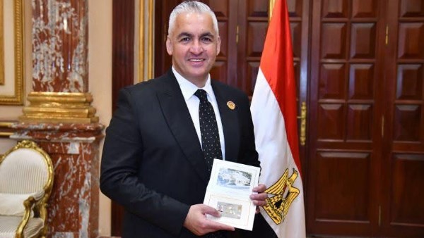 سيف زاهر يعلق على استلامه كارنيه عضوية مجلس الشيوخ