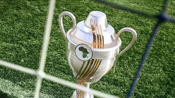 كأس السوبر الإفريقي يصل إلى ملعب الدفاع استعدادًا لمواجهة مثيرة بين بيراميدز ونهضة بركان