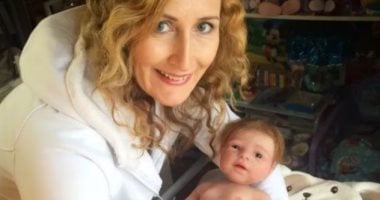 أسترالية تعيش مع 250 دمية: ‘الماما المجنونة’ تجد السعادة في عالمها الخاص