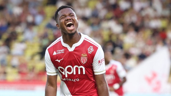 أنسو فاتي الإسباني يثير حماس الدوري الفرنسي ويضاعف قيمته السوقية