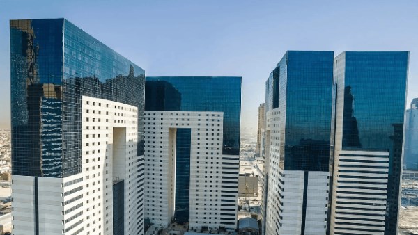 إزدان القطرية تحقق قفزة مذهلة في الأرباح بنسبة 188% خلال 9 أشهر بفضل زيادة الإيرادات