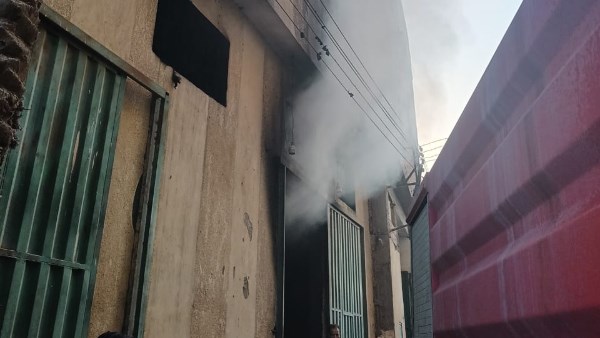 إصابة شخصين باختناق جراء حريق في مصنع بلاستيك بقليوب