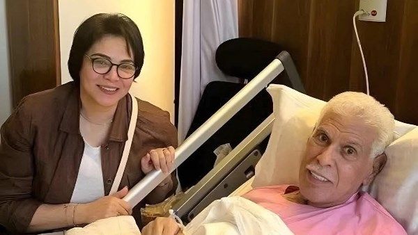 إعلامي يطلب الدعاء لحسن شحاتة من المستشفى