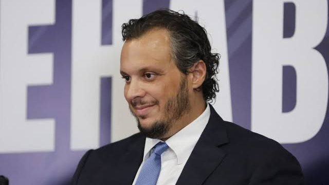 اجتماع مثير لرئيس بيراميدز مع اللاعبين قبل السوبر الإفريقي: ماذا دار في الكواليس؟