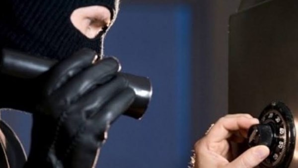 اعتقال المتهمين بسرقة 3 ملايين جنيه من خزينة مصنع في كرداسة