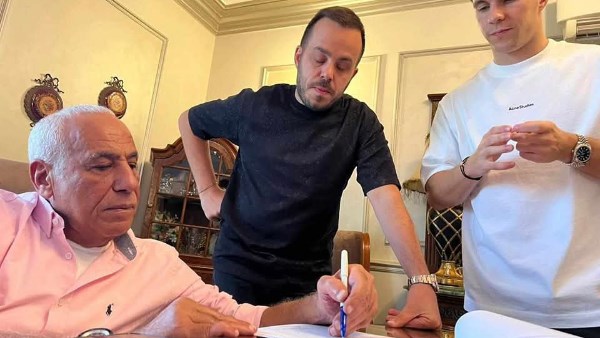 الزمالك يستأنف المفاوضات مع كونراد ميشلاك لحل الأزمة بشكل نهائي