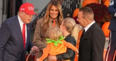 ترامب وميلانيا يحتفلان بـ “الهالوين” مع الأطفال في البيت الأبيض: تفاصيل ومشاهد حصرية
