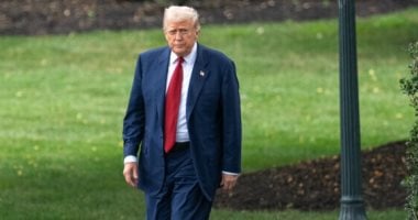 ترامب يصل إلى يوكوسوكا لزيارة القوات الأمريكية في القاعدة البحرية اليابانية