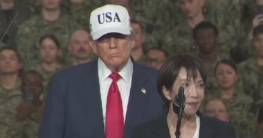 ترامب يُعلن عن موافقته على ميزانية دفاع جديدة بقيمة تريليون دولار خلال زيارته للجنود في اليابان