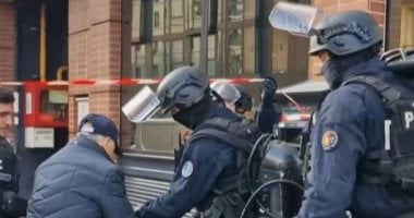 توقيف شرطيين فرنسيين بتهمة اغتصاب امرأة أثناء احتجازها