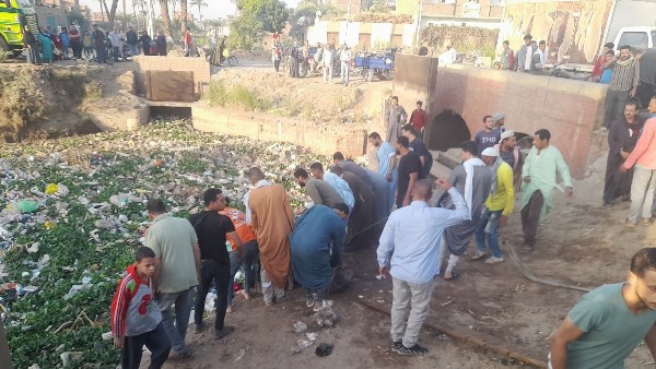 حادث مأساوي في أسيوط: وفاة شخص وإصابة 10 آخرين في سقوط تروسيكل يحمل تلاميذ مدارس