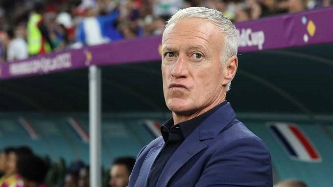 ديشامب ينتقد أداء اللاعبين والتحكيم بعد تعادل فرنسا مع أيسلندا