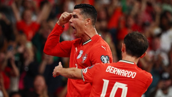 رونالدو يتألق والبرتغال تتقدم على المجر 2-1 في الشوط الأول