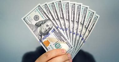 سعر الدولار مقابل الجنيه المصري في البنك الأهلي: 47.40 جنيهاً للشراء