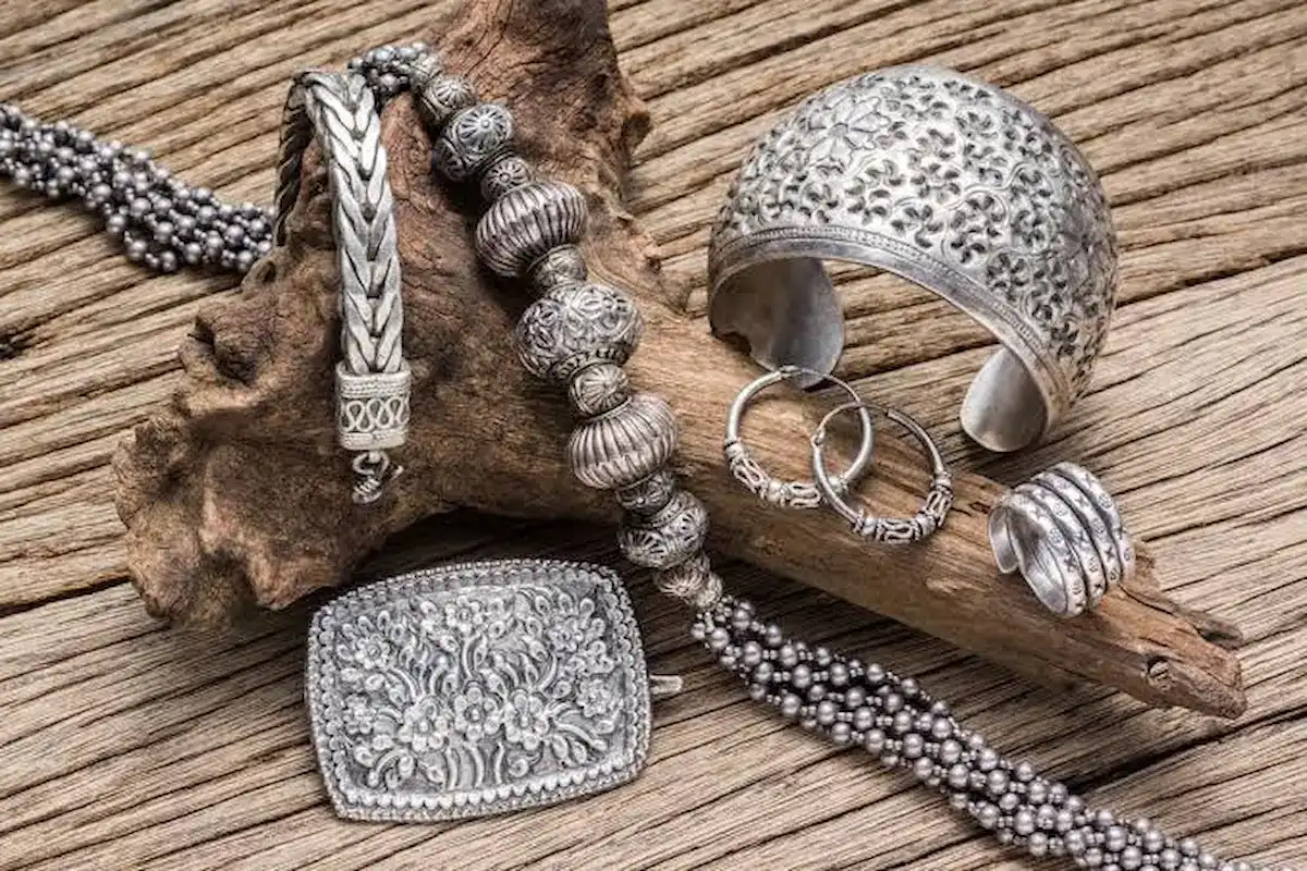 عيار 999 وصل لكام؟؟ سعر الفضة اليوم الأحد 19 أكتوبر 2025 في الأسواق المصرية