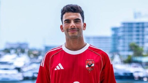 شوبير يكشف عن تفاصيل مثيرة حول تنازل زيزو عن مستحقاته لدى الزمالك