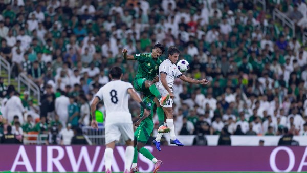 شوط أول سلبي في تصفيات كأس العالم 2026 بين السعودية والعراق