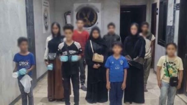عصابات التسول: القبض على رجل وسيدتين يستغلان 14 طفلاً في عملياتهم