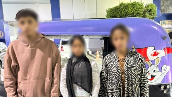 فتاتان في قبضة الشرطة بعد انتشار صورتهما في ملابس فاضحة على السوشيال ميديا