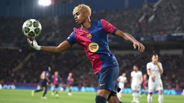 لامين يامال يستبعد من قائمة الفتى الذهبي لعام 2025