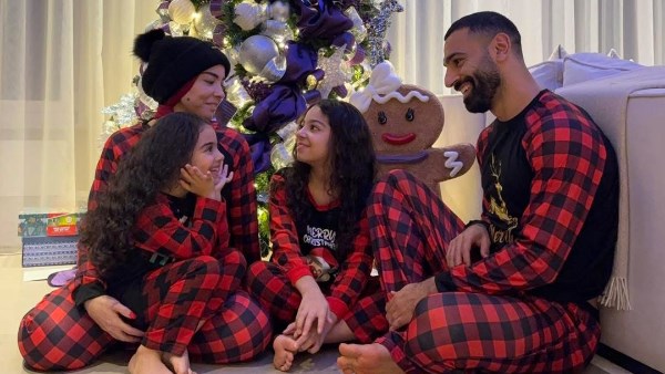 محمد صلاح يحتفل بعيد ميلاد ابنته مكة بأجواء مميزة