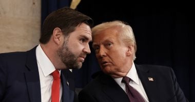 نائب ترامب يوجه رسالة إلى الجيش عقب فشل إنهاء الإغلاق الحكومي للمرة الثالثة عشرة