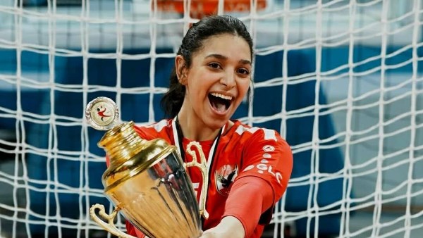 نوال خليل، لاعبة يد الأهلي، تتطلع لتحقيق انتصار في بطولة أفريقيا