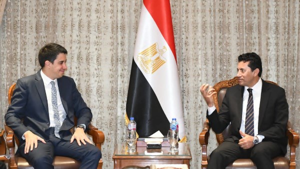 وزير الرياضة يستقبل الأمين العام المساعد للأمم المتحدة لشؤون الشباب لتعزيز أوجه التعاون المشترك
