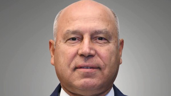 وزير الصناعة يمنح مهلة 6 أشهر للمشروعات الصناعية التي أكملت أكثر من 50% من الإنشاءات