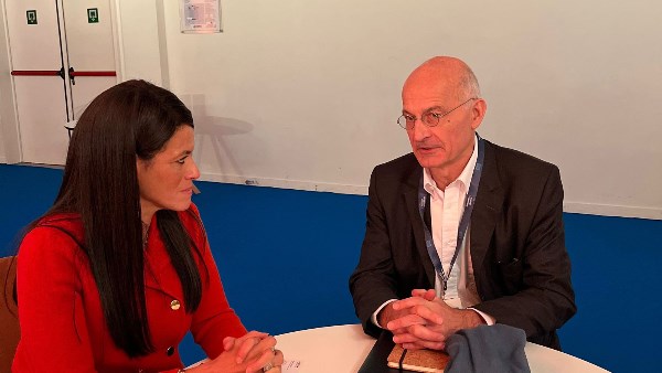 وزيرة التخطيط تؤكد التزام الحكومة بتهيئة بيئة استثمارية جاذبة وتسهيل الإجراءات للمستثمرين