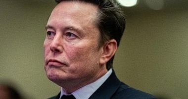 إيلون ماسك في صدارة التوقعات: هل يحقق لقب أول تريليونير في التاريخ؟ تسلا تثير جدلاً عالمياً بخططها المستقبلية