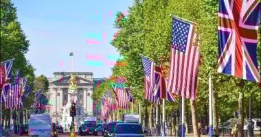 استطلاع جديد: نحو 50% من الأمريكيين يعتقدون أن أفضل فترات تاريخ بلادهم قد انقضت