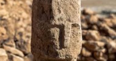 اكتشاف عمود T تاريخي يعود لـ12 ألف عام يظهر وجهًا بشريًا في تركيا