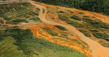 تحول أكثر من 75 نهرًا في ألاسكا إلى اللون البرتقالي: حقائق مروعة تكشف عن الأسباب وراء هذا الظاهرة الغريبة