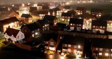 دراسة حديثة تكشف: التلوث الضوئي ليلاً يزيد من خطر الإصابة بأمراض القلب القاتلة