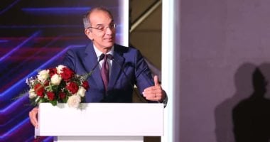وزير الاتصالات: توقعات بإنتاج 9 ملايين هاتف محمول في 2025 مع نسبة مكون محلي تصل إلى 40%