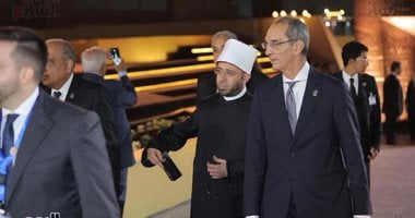 وزير الاتصالات يشارك في تدشين المتحف المصري الكبير