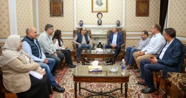 وزير قطاع الأعمال يزور شركة مصر للغزل والنسيج ويلتقي محافظ الغربية لتعزيز التعاون الاقتصادي