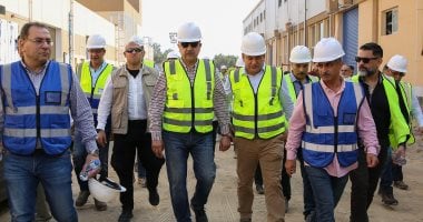 وزير قطاع الأعمال يستعرض الأداء التشغيلي للمصانع الجديدة في شركة غزل المحلة