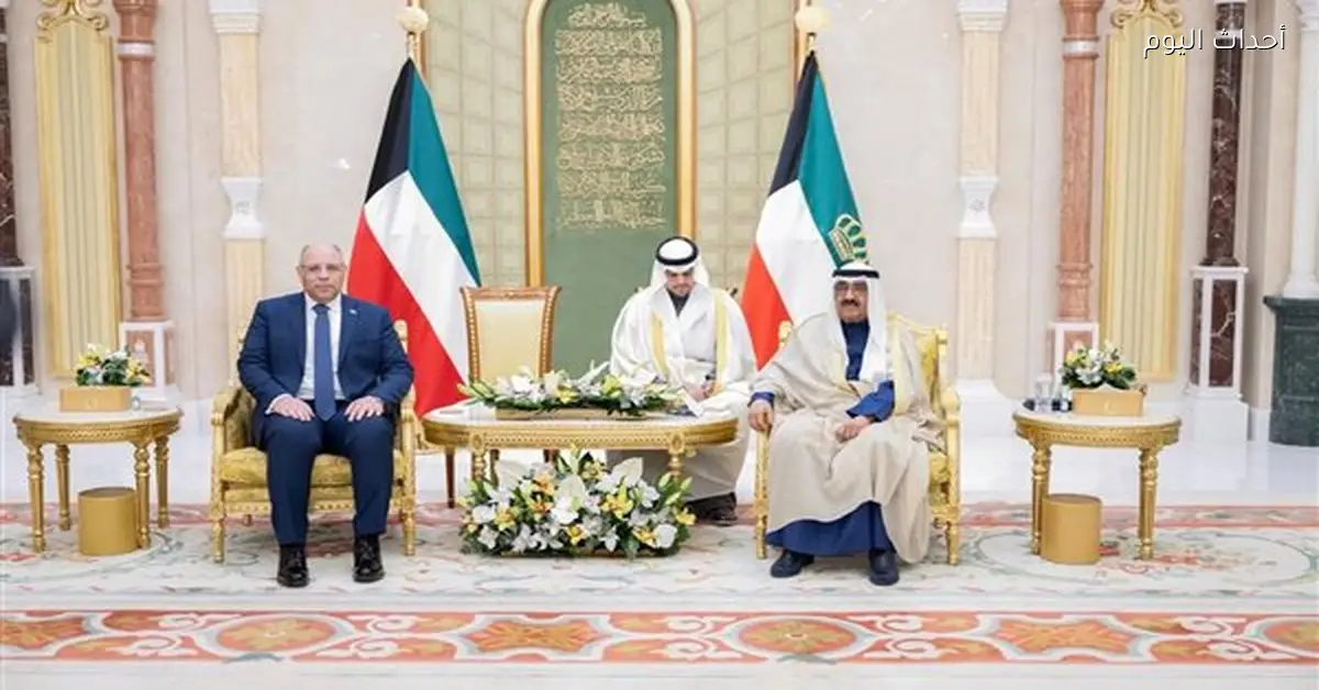 السفير المصري يسلم أوراق اعتماده لأمير الكويت