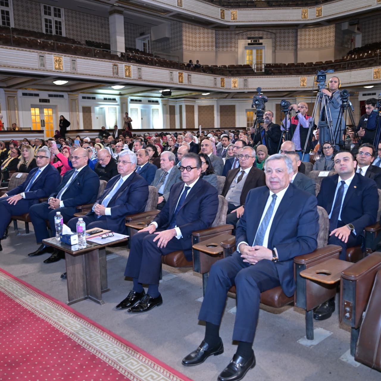 نائب رئيس مجلس الوزراء والدكتور أيمن عاشور خلال الاحتفالية