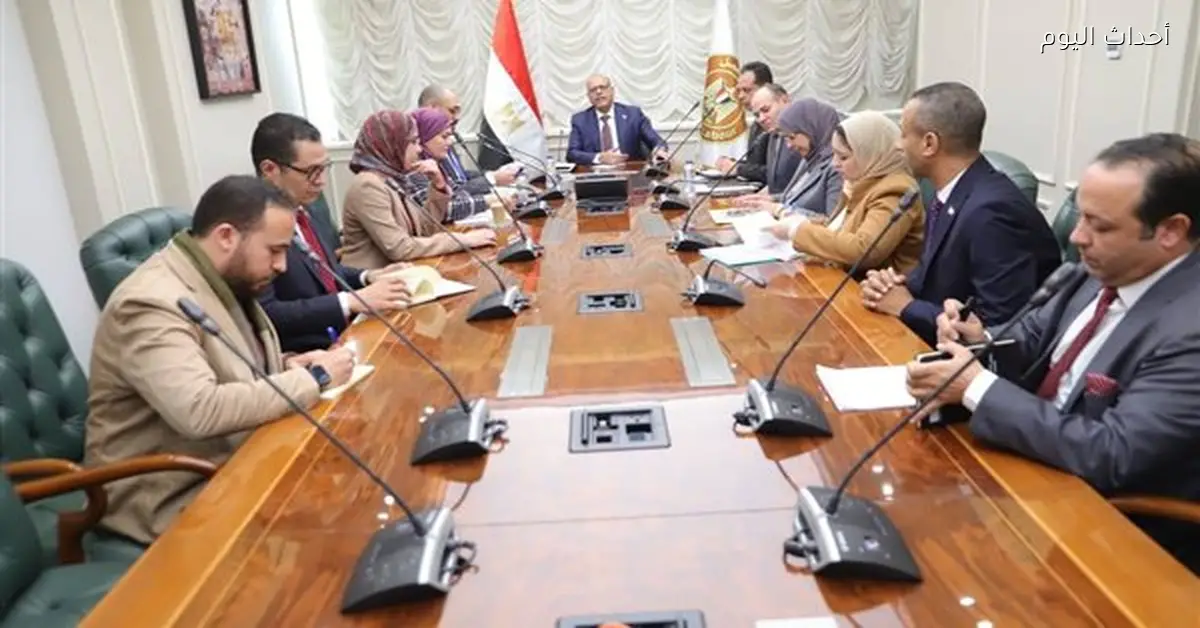 وزير العمل يناقش مع مساعد الاتصالات تسريع خدمات الوزارة