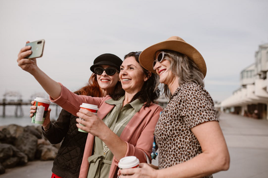 أبراج لا تفضل الحزن