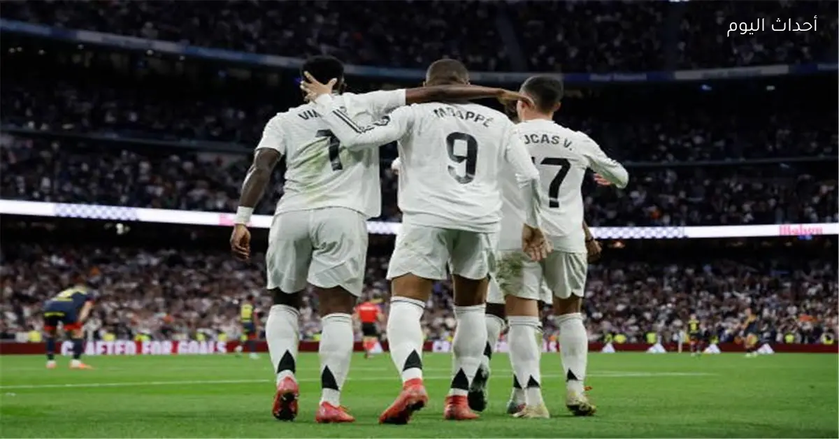 ألكمار يوضح موقفه من اهتمام ريال مدريد بضم نجمه بينما برشلونة يترقب